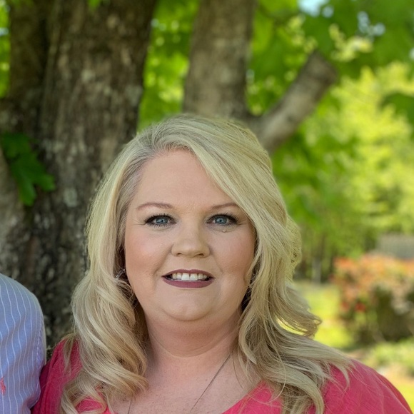 Meet your Posher, Tonya - Picture 1 of 1